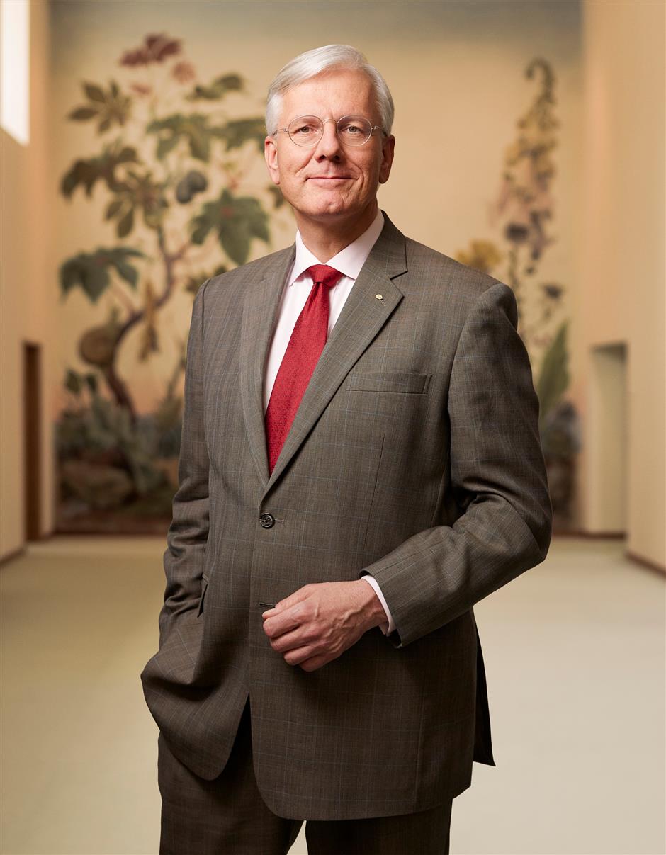 ciie in the eyes of global ceos | roche: ciie turns plenty of 'exhibits' accessible for chinese market